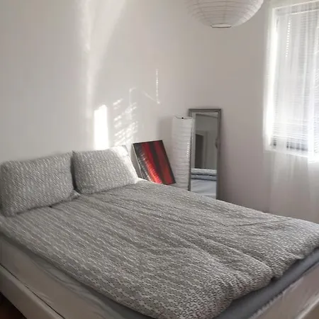 Apartment Top Center *